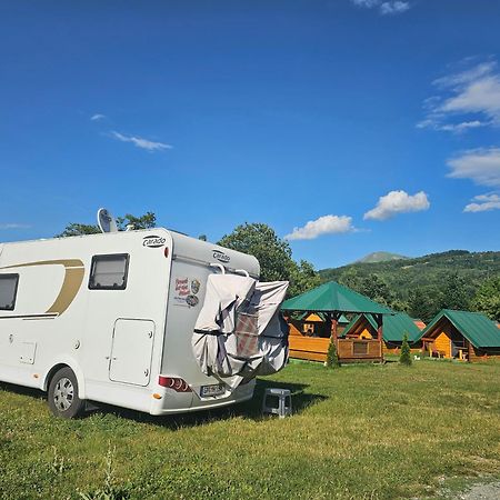 Konaci Oceva Zemlja Bungalovi Konaci Oceva Zemlja Vikendica Мойковац Экстерьер фото