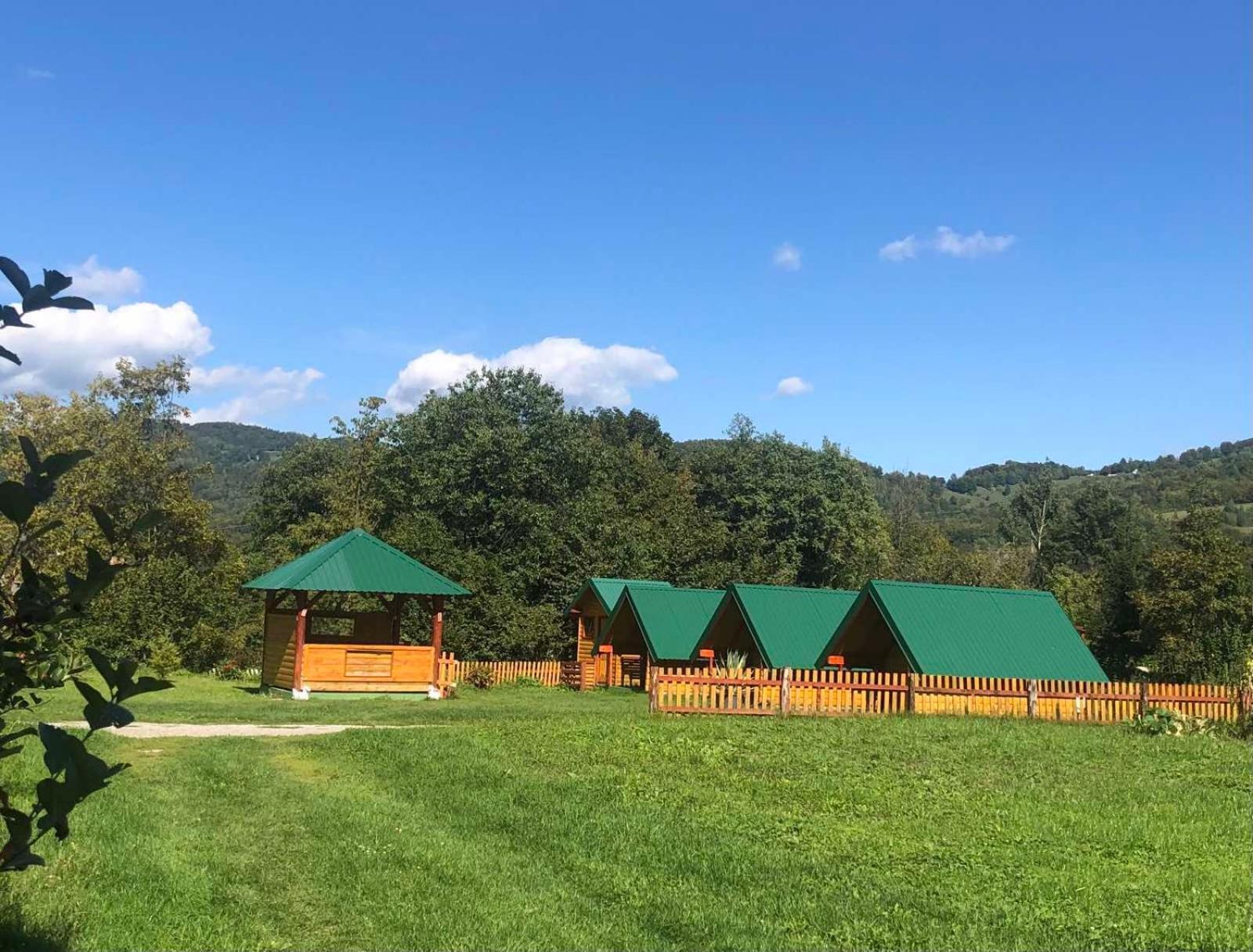 Konaci Oceva Zemlja Bungalovi Konaci Oceva Zemlja Vikendica Мойковац Экстерьер фото