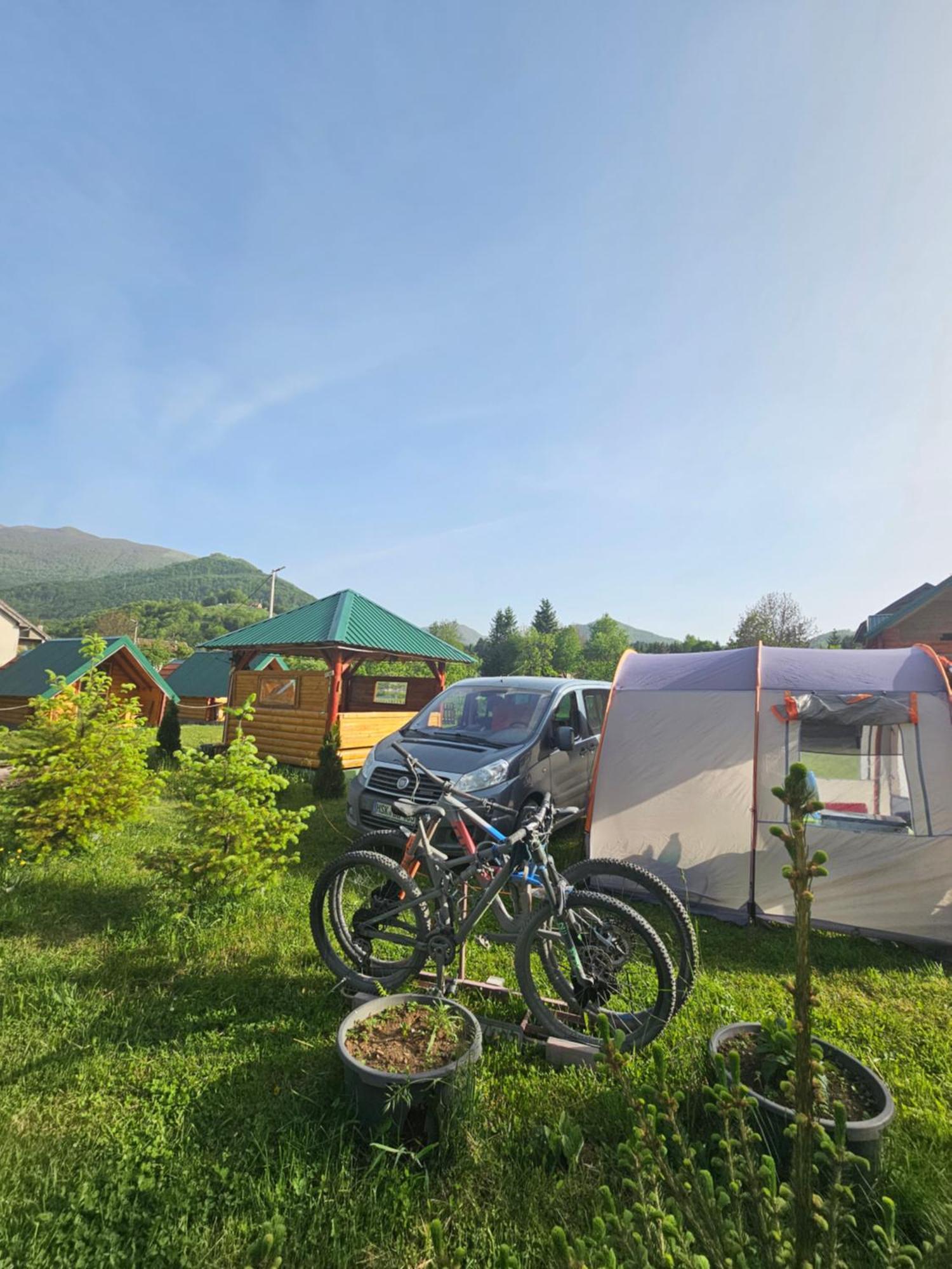 Konaci Oceva Zemlja Bungalovi Konaci Oceva Zemlja Vikendica Мойковац Экстерьер фото