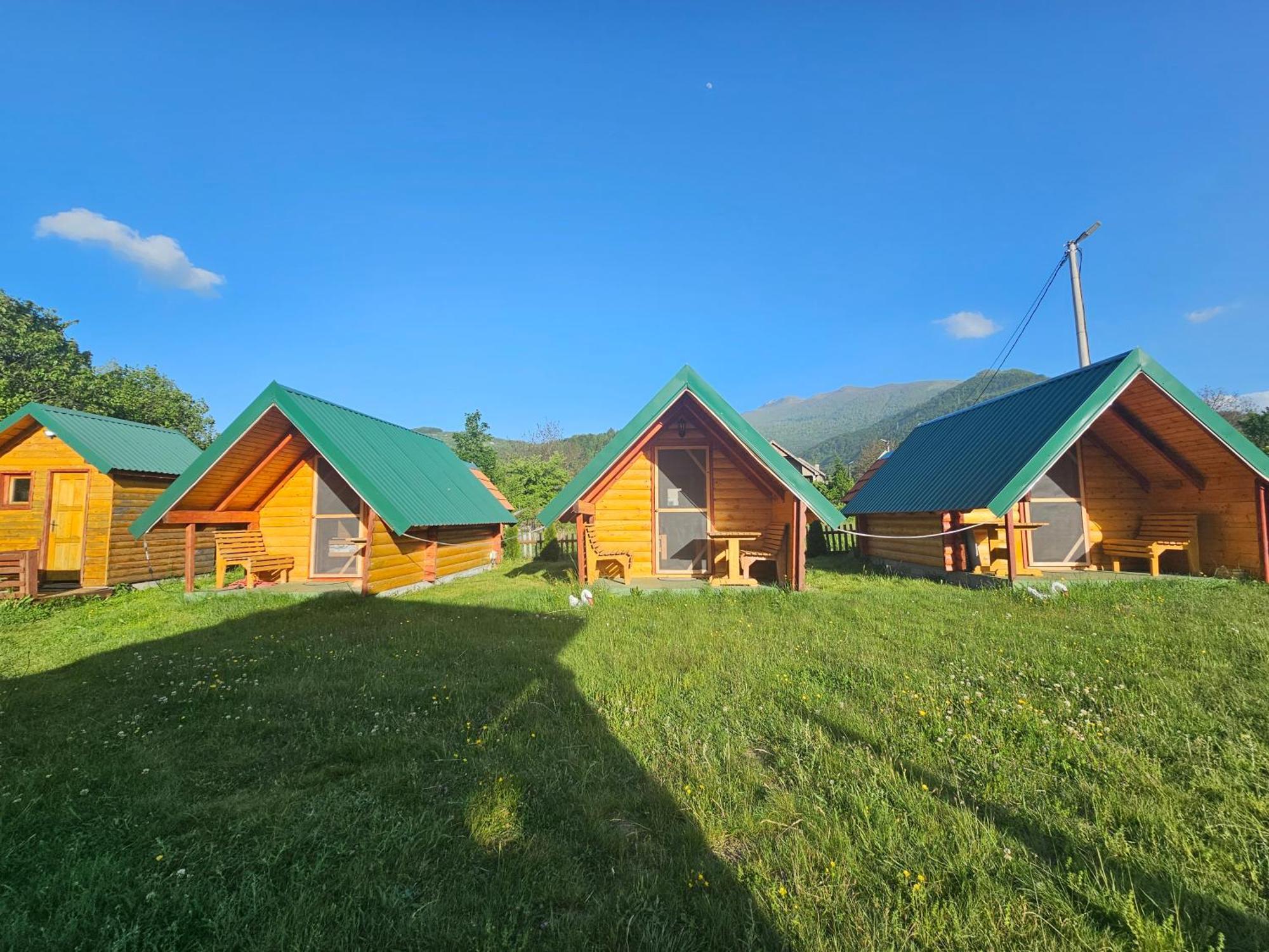 Konaci Oceva Zemlja Bungalovi Konaci Oceva Zemlja Vikendica Мойковац Экстерьер фото