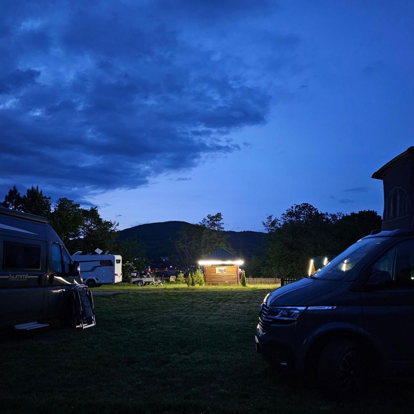 Konaci Oceva Zemlja Bungalovi Konaci Oceva Zemlja Vikendica Мойковац Экстерьер фото