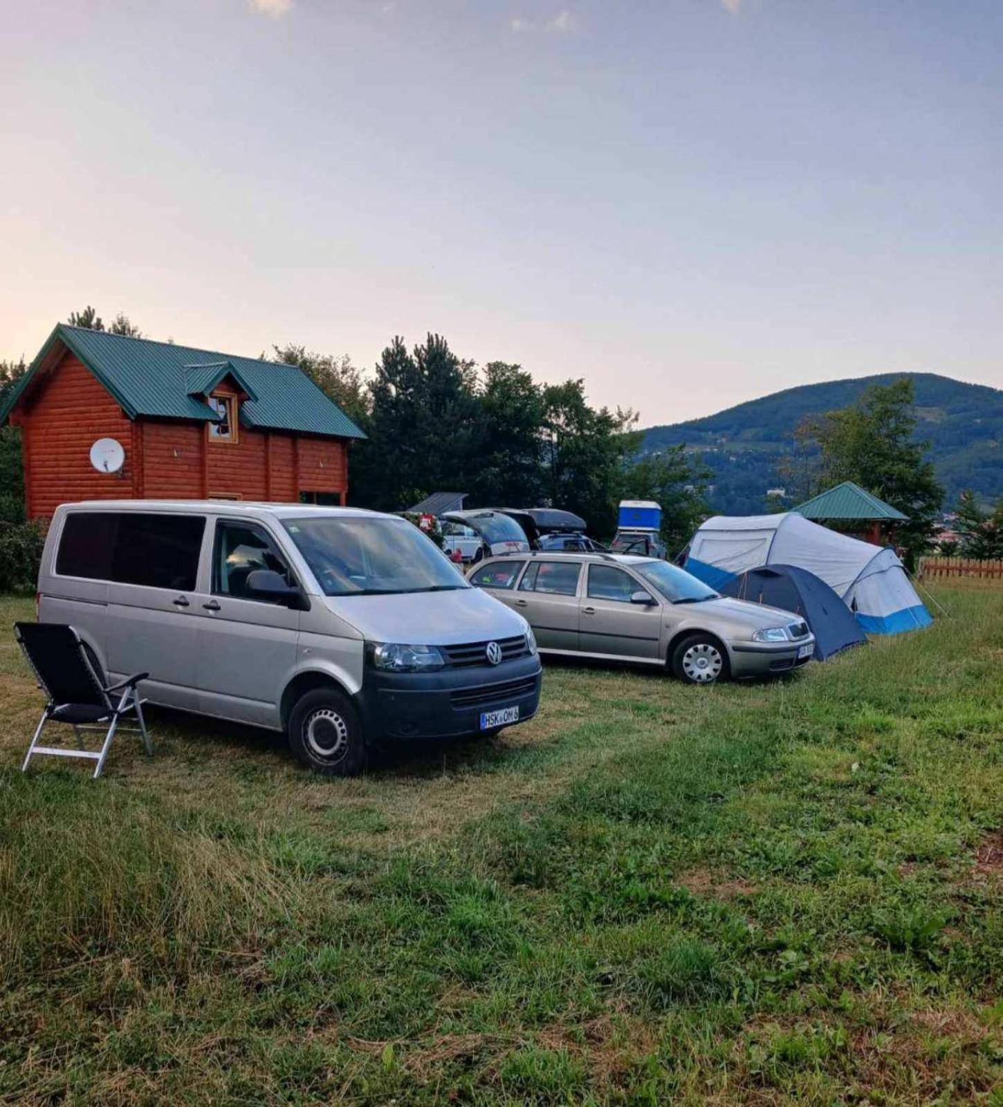 Konaci Oceva Zemlja Bungalovi Konaci Oceva Zemlja Vikendica Мойковац Экстерьер фото