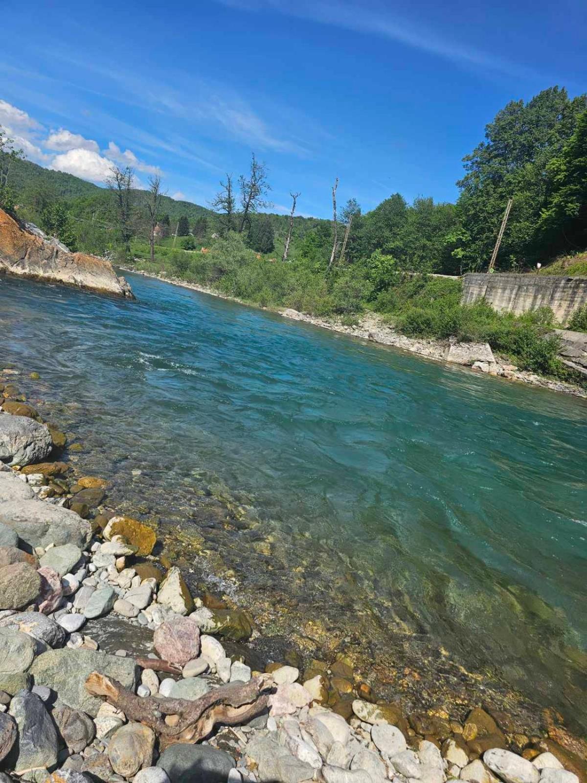 Konaci Oceva Zemlja Bungalovi Konaci Oceva Zemlja Vikendica Мойковац Экстерьер фото
