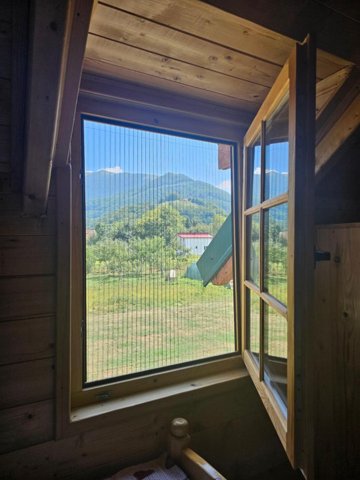 Konaci Oceva Zemlja Bungalovi Konaci Oceva Zemlja Vikendica Мойковац Экстерьер фото
