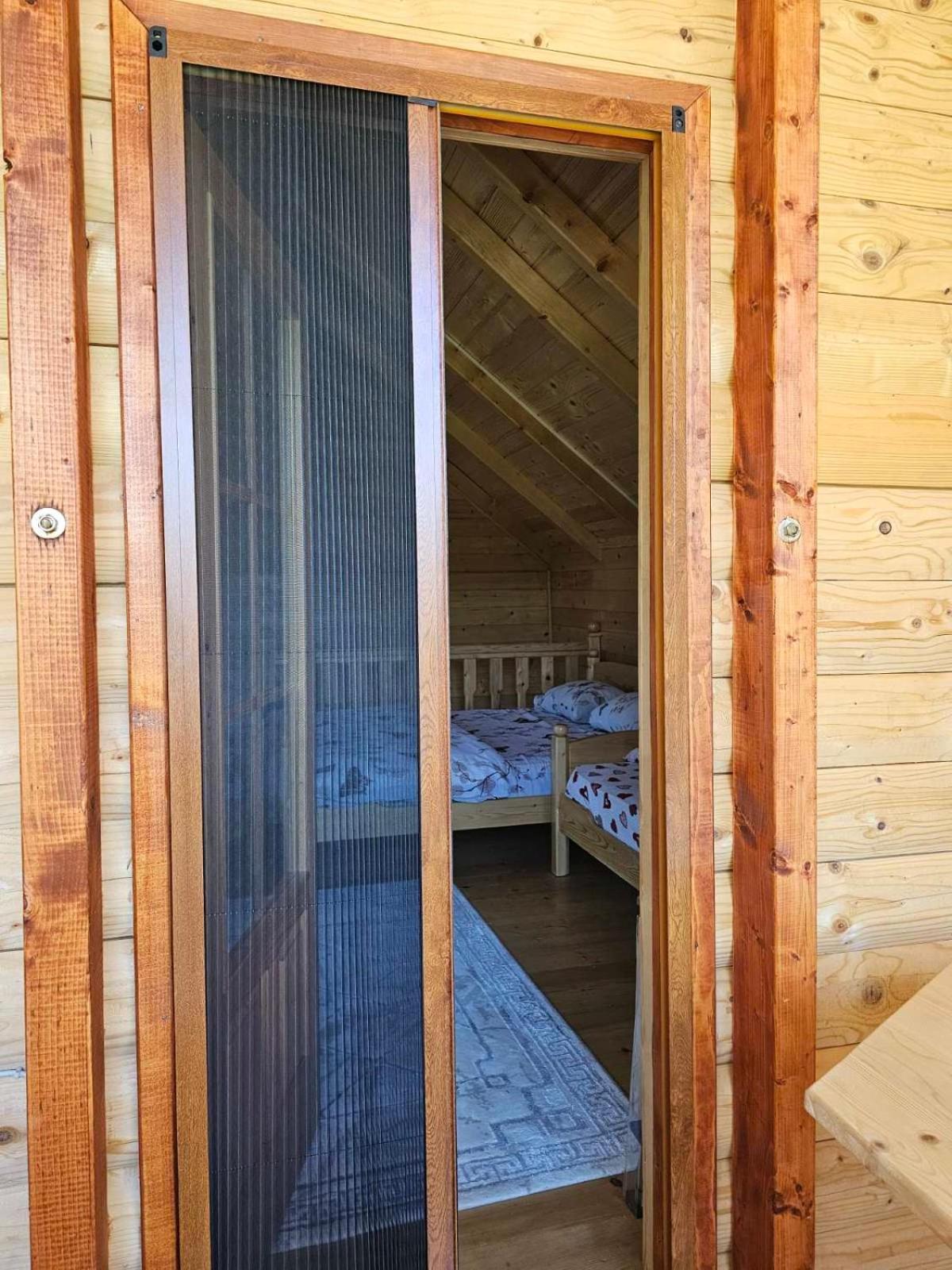 Konaci Oceva Zemlja Bungalovi Konaci Oceva Zemlja Vikendica Мойковац Экстерьер фото