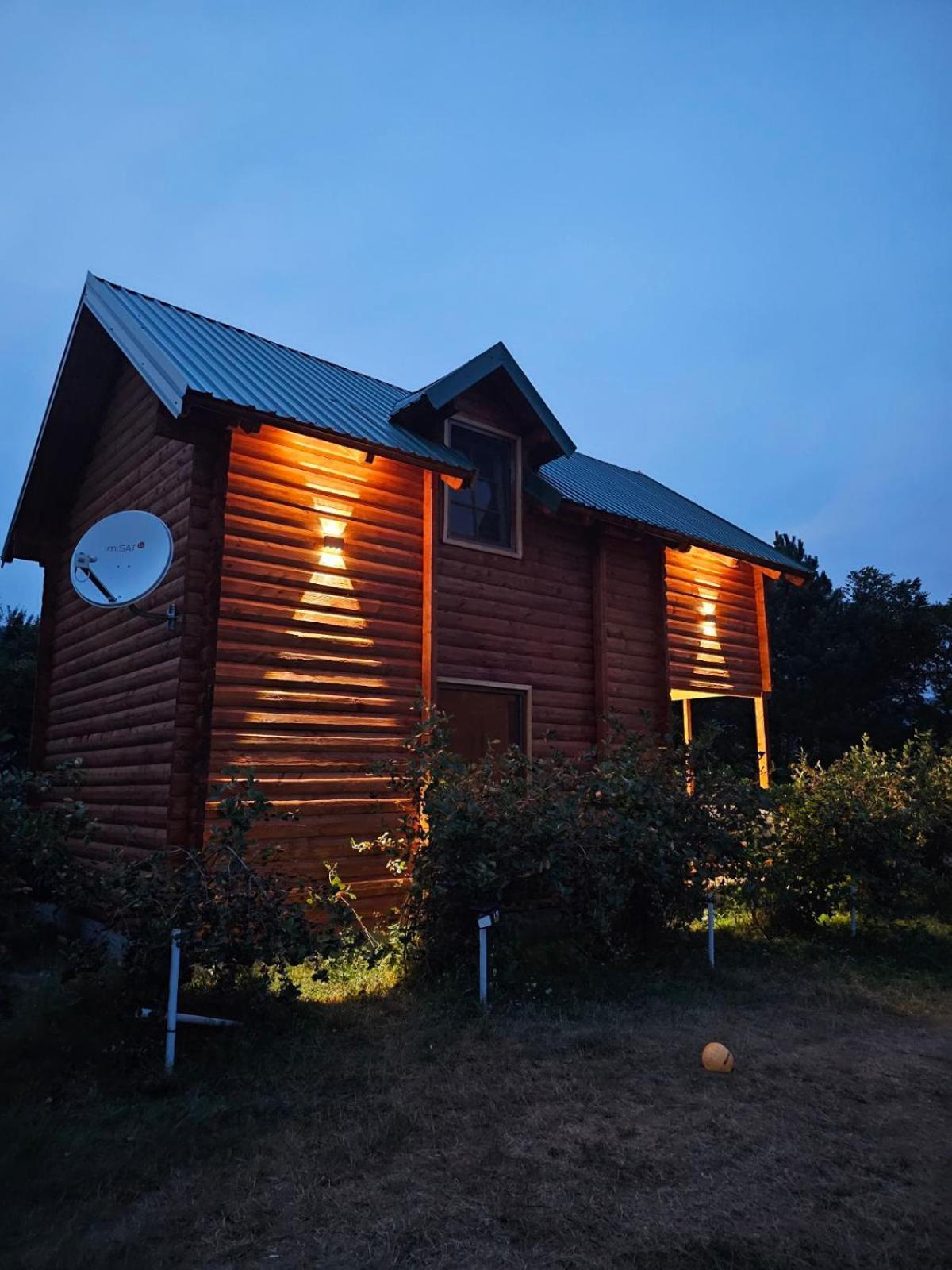 Konaci Oceva Zemlja Bungalovi Konaci Oceva Zemlja Vikendica Мойковац Экстерьер фото