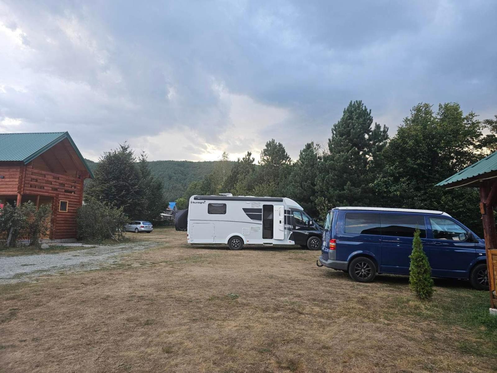 Konaci Oceva Zemlja Bungalovi Konaci Oceva Zemlja Vikendica Мойковац Экстерьер фото